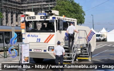 Man TGA 33.390 6x6
Koninkrijk België - Royaume de Belgique - Königreich Belgien - Belgio
Police Fédérale Alghemene Reserve
Idrante WaWe 9000 allestimento Ziegler
Incoronazione del nuovo Re Philippe 21/07/2013
Parole chiave: Man TGA_33.390_6x6