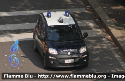 Fiat Nuova Panda II serie
Carabinieri
Allestita NCT Nuova Carrozzeria Torinese
Decorazione Grafica Artlantis
CC DJ155
Parole chiave: Fiat Nuova Panda_IIserie CCDJ155