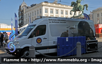 Mercedes-Benz Sprinter III serie
Koninkrijk België - Royaume de Belgique - Königreich Belgien - Belgio
La Defence - Defecie - Armata Belga
Incoronazione del nuovo Re Philippe 21/07/2013

Parole chiave: Mercedes-Benz Sprinter_IIIserie