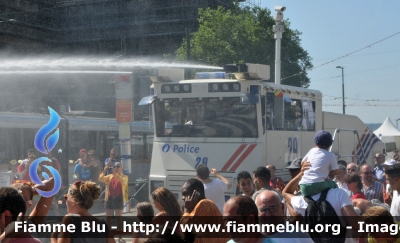 Ziegler WaWe 9000
Koninkrijk België - Royaume de Belgique - Königreich Belgien - Belgio
Police Fédérale Alghemene Reserve
Incoronazione del nuovo Re Philippe 21/07/2013
Parole chiave: Ziegler WaWe_9000