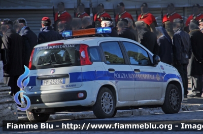 Fiat Nuova Panda II serie
Polizia Roma Capitale
Parole chiave: Lazio (RM) Polizia_Locale Fiat Nuova_Panda_IIserie