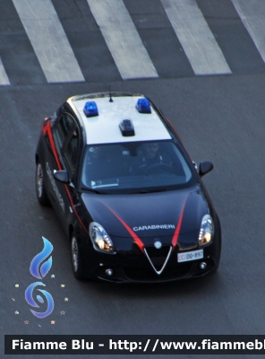 Alfa Romeo Nuova Giulietta restyle
Carabinieri
III Reggimento "Lombardia"
Compagnia di Intervento Operativo
CC DQ897
Parole chiave: Alfa-Romeo Nuova_Giulietta_restyle CCDQ897