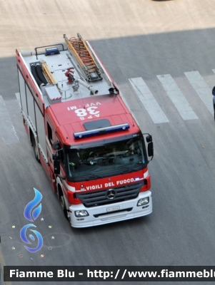 Mercedes-Benz Actros II serie 1841
Vigili del Fuoco
Comando Provinciale di Milano
VF 23334
Parole chiave: Mercedes-Benz Actros_IIserie_1841 VF23334