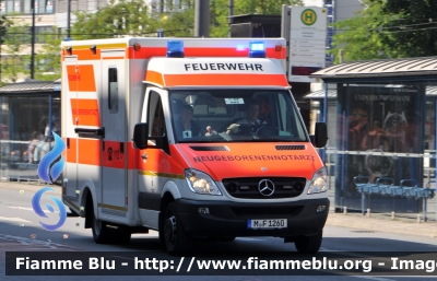 Mercedes-Benz Sprinter III serie
Bundesrepublik Deutschland - Germania
Berufsfeuerwehr München
Vigili del Fuoco Permanenti
Monaco di Baviera 
Neugeborenennotarzt - Soccorso Neonatale
Parole chiave: Mercedes-Benz Sprinter_IIIserie Ambulanza