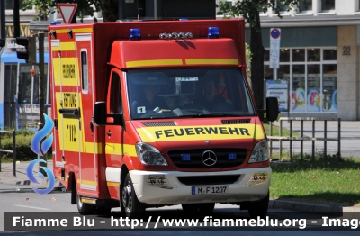 Mercedes-Benz Sprinter III serie
Bundesrepublik Deutschland - Germania
Berufsfeuerwehr München
Vigili del Fuoco Permanenti
Monaco di Baviera 
Parole chiave: Mercedes-Benz Sprinter_IIIserie Ambulanza