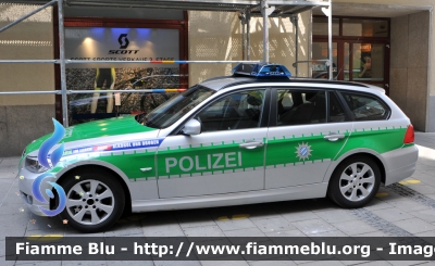 Bmw 320 Touring E91 restyle
Bundesrepublik Deutschland - Germania
Landespolizei Bayern - München 
Polizia territoriale della Baviera - Monaco
Parole chiave: Bmw 320_Touring_E91_restyle