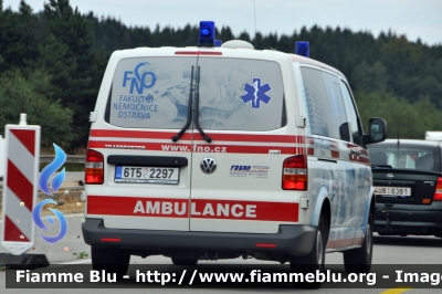 Volkswagen Transporter T5
České Republiky - Repubblica Ceca
Fakultni Nemocnice Ostrava - Ospedale Universitario Ostrava
Parole chiave: Volkswagen Transporter_T5 Ambulanza