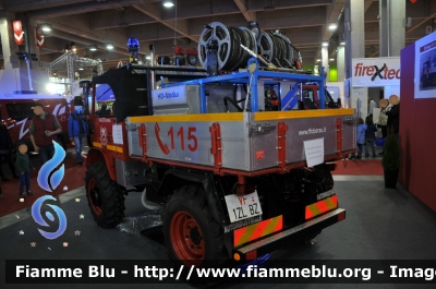 Mercedes-Benz Unimog U411.119
Vigili del Fuoco
Unione Distrettuale di Bolzano
Corpo Volontario di Oltrisarco Aslago - Bolzano
Freiwillige Feuerwehr Oberau Haslach - Bozen
VF 1ZL BZ 
Parole chiave: Mercedes-Benz Unimog_U411.119 VF1ZLBZ Civil_Protect_2016