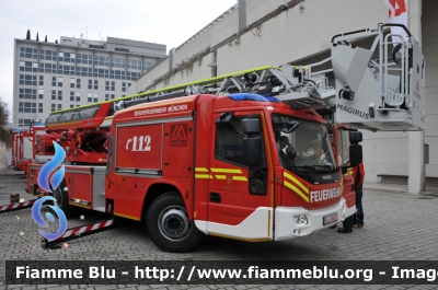 Iveco EuroCargo 160E32 IV serie
Bundesrepublik Deutschland - Germania
 Berufsfeuerwehr München
 Vigili del Fuoco Permanenti Monaco di Baviera
 AutoScala da 32 metri ribassata, con assale posteriore sterzante HZL e articolata M32L-ASn.B. allestimento Magirus
Parole chiave: Iveco EuroCargo_160E32_IVserie Civil_Protect_2016