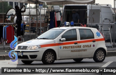 Fiat Punto III serie
Protezione Civile
 Nucleo PC Paracadutisti Cinisello Balsamo MI
Parole chiave: Lombardia (MI) Automedica Fiat Punto_IIIserie