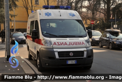 Fiat Ducato X250
AREU 118
Regione Lombardia
Parole chiave: Lombardia Ambulanza Fiat Ducato_X250