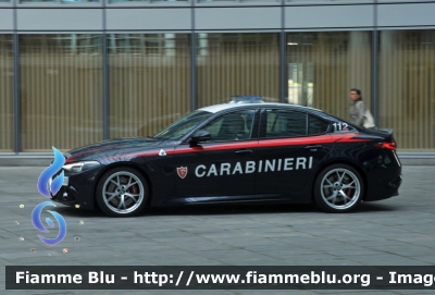 Alfa Romeo Nuova Giulia Quadrifoglio
Carabinieri
Nucleo Operativo Radiomobile di Milano
CC DK555
Parole chiave: Alfa-Romeo Nuova_Giulia_Quadrifoglio CCDK555