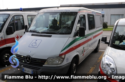 Mercedes-Benz Sprinter II serie
Pubblica Assistenza Signa FI
Allestito Alessi & Becagli
Parole chiave: Toscana (FI) Servizi_sociali Mercedes-Benz Sprinter_IIserie Reas_2012