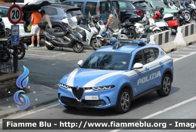 Alfa-Romeo Tonale
Alfa Romeo Tonale
Polizia di Stato
Squadra Volante
Allestimento FCA
POLIZIA M8087
Parole chiave: Alfa-Romeo Tonale POLIZIAM8087