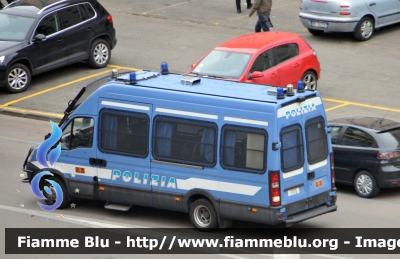 Iveco Daily IV serie 
Polizia di Stato
 Reparto Mobile
 Polizia F7878
Parole chiave: Iveco Daily_IVserie PoliziaF7878