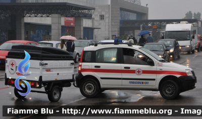 Fiat Nuova Panda I serie
Croce Rossa Italiana
Comitato Locale di Casale Monferrato AL
CRI 235AA
Parole chiave: Reas_2013 Piemonte (AL) Protezione_civile Fiat Nuova_Panda_Iserie CRI235AA