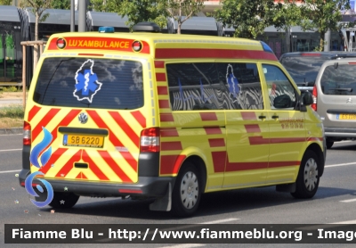 Volkswagen Transporter T5 restyle
Grand-Duché de Luxembourg - Großherzogtum Luxemburg - Grousherzogdem Lëtzebuerg - Lussemburgo
Luxambulance
Parole chiave: Ambulanza Ambulance