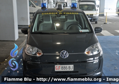 Volkswagen E-Up
Guardia di Finanza
Allestimento Focaccia
Decorazione Grafica Artlantis
GdiF 886BJ
Parole chiave: Volkswagen E-Up GdiF886BJ