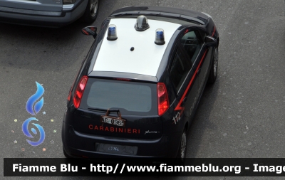 Fiat Grande Punto
Carabinieri
 CC CJ764
priva di targhe e con targa prova civile, probabilmente in riparazione
