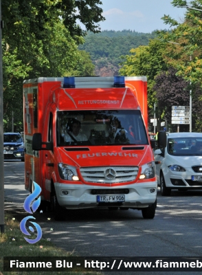 Mercedes-Benz Sprinter III serie
Bundesrepublik Deutschland - Germany - Germania
Berufsfeuerwehr Trier
Parole chiave: Mercedes-Benz Sprinter_IIIserie Ambulanza Ambulance