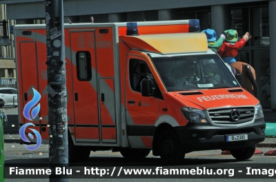 Mercedes-Benz Sprinter III serie restyle
Bundesrepublik Deutschland - Germany - Germania
Berliner Feuerwehr
Parole chiave: Ambulance Ambulanza