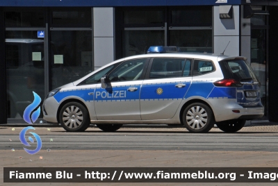 Opel Zafira Tourer III serie
Bundesrepublik Deutschland - Germania
Landespolizei Freie Stadt Berlin-
Polizia territoriale Città di Berlino
