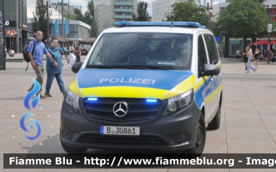 Mercedes-Benz Vito III serie
Bundesrepublik Deutschland - Germania
Landespolizei Freie Stadt Berlin-
Polizia territoriale Città di Berlino
