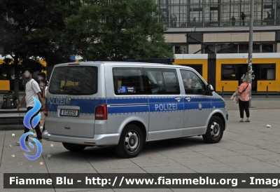 Volkswagen Transporter T6
Bundesrepublik Deutschland - Germania
Landespolizei Freie Stadt Berlin-
Polizia territoriale Città di Berlino
