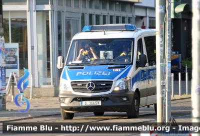 Mercedes-Benz Sprinter III serie restyle
Bundesrepublik Deutschland - Germania
Landespolizei Freie Stadt Berlin-
Polizia territoriale Città di Berlino
