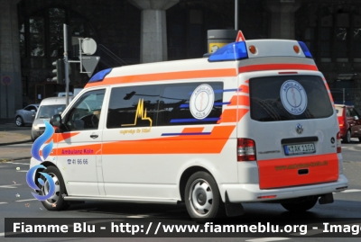 Volkswagen Transporter T6
Bundesrepublik Deutschland - Germany - Germania
Ambulance Köln
Parole chiave: Ambulanza Ambulance Volkswagen Transporter_T6