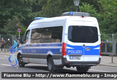 Mercedes-Benz Sprinter IV serie
Bundesrepublik Deutschland - Germania
Landespolizei Freie Stadt Berlin-
Polizia territoriale Città di Berlino
