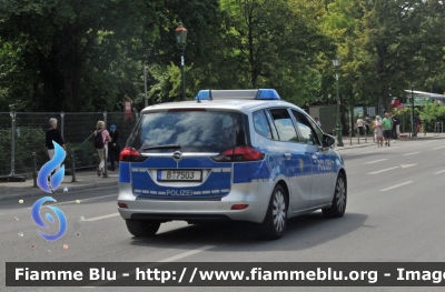 Opel Zafira
Bundesrepublik Deutschland - Germania
Landespolizei Freie Stadt Berlin-
Polizia territoriale Città di Berlino
