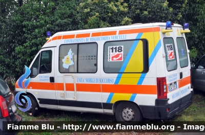 Fiat Ducato II serie
Misericordia di Vercelli
Parole chiave: Reas_2013 Piemonte (VC) Ambulanza Fiat Ducato_IIserie