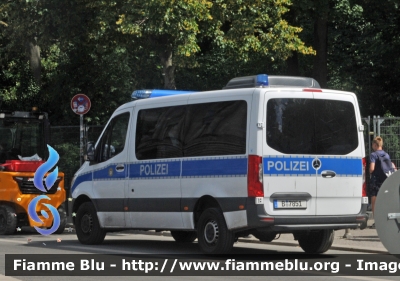 Mercedes-Benz Sprinter IV serie 
Bundesrepublik Deutschland - Germania
Landespolizei Freie Stadt Berlin-
Polizia territoriale Città di Berlino
Parole chiave: Ambulance Ambulanza