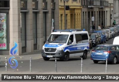 Mercedes-Benz Sprinter IV serie
Bundesrepublik Deutschland - Germania
Landespolizei Freie Stadt Berlin-
Polizia territoriale Città di Berlino
