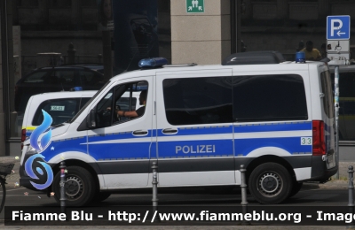 Mercedes-Benz Sprinter IV serie
Mercedes-Benz Sprinter IV serie
Bundesrepublik Deutschland - Germania
Landespolizei Freie Stadt Berlin-
Polizia territoriale Città di Berlino
