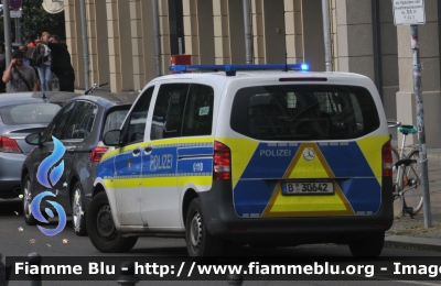 Mercedes-Benz Vito III serie
Bundesrepublik Deutschland - Germania
Landespolizei Freie Stadt Berlin-
Polizia territoriale Città di Berlino
