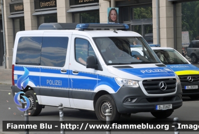 Mercedes-Benz Sprinter IV serie
Bundesrepublik Deutschland - Germania
Landespolizei Freie Stadt Berlin-
Polizia territoriale Città di Berlino
