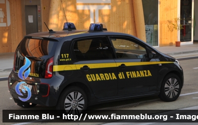 Volkswagen E-Up
Guardia di Finanza
 Allestita Focaccia
 Decorazione Grafica Artlantis
 GdiF 889BJ
