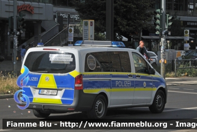 Mercedes-Benz Vito III serie
Bundesrepublik Deutschland - Germania
Bundespolizei - Polizia di Stato
