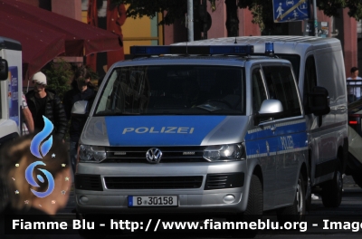 Volkswagen Transporter T6
Bundesrepublik Deutschland - Germania
Landespolizei Freie Stadt Berlin-
Polizia territoriale Città di Berlino
