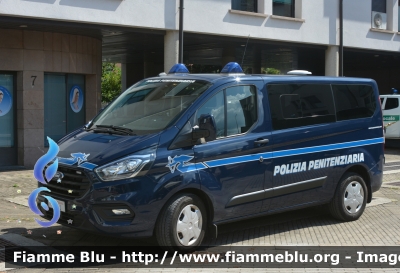 Ford Transit Custom I serie restyle
Polizia Penitenziaria
Servizio Traduzioni e Piantonamenti
Veicolo per Traduzione Detenuti
POLIZIA PENITENZIARIA 195AJ
Parole chiave: Ford Transit_Custom_Iserie_restyle POLIZIAPENITENZIARIA195AJ