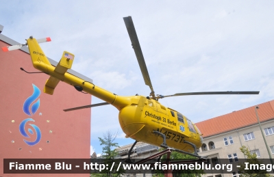 Bölkow Bo 105
Bundesrepublik Deutschland - Germania
ADAC Luftrettung
Christoph 31 - N4573T
Primo elisoccorso di Berlino, immatricolato in USA per poter transitare sul territorio della DDR
Parole chiave: Ambulance Ambulanza