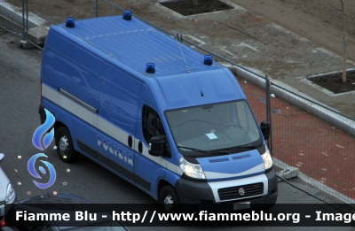 Fiat Ducato X250
Polizia di Stato
 Polizia H2425
Parole chiave: Fiat Ducato_x250 PoliziaH2425