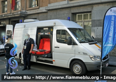 Mercedes-Benz Sprinter II serie
Koninkrijk België - Royaume de Belgique - Königreich Belgien - Kingdom of Belgium - Belgio
Douane - Dogane
Parole chiave: Mercedes-Benz Sprinter_IIserie