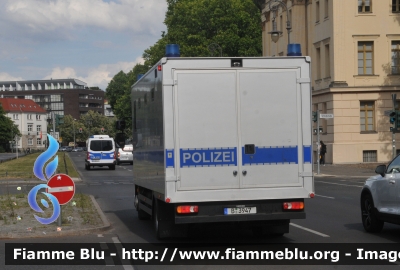 DAF LF
Bundesrepublik Deutschland - Germania
Landespolizei Freie Stadt Berlin-
Polizia territoriale Città di Berlino
