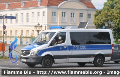 Mercedes-Benz Sprinter III serie restyle
Bundesrepublik Deutschland - Germania
Landespolizei Freie Stadt Berlin-
Polizia territoriale Città di Berlino
