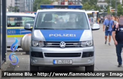 Volkswagen Transporter T6
Bundesrepublik Deutschland - Germania
Landespolizei Freie Stadt Berlin-
Polizia territoriale Città di Berlino
