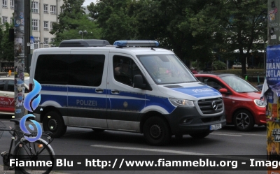 Mercedes-Benz Sprinter IV serie
Bundesrepublik Deutschland - Germania
Landespolizei Freie Stadt Berlin-
Polizia territoriale Città di Berlino
