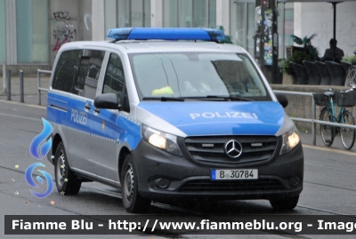 Mercedes-Benz Vito III serie
Bundesrepublik Deutschland - Germania
Landespolizei Freie Stadt Berlin-
Polizia territoriale Città di Berlino
